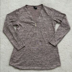 Colorí Pink & Grey Long Sleeve Sweater with Gold Zipper
- Size L